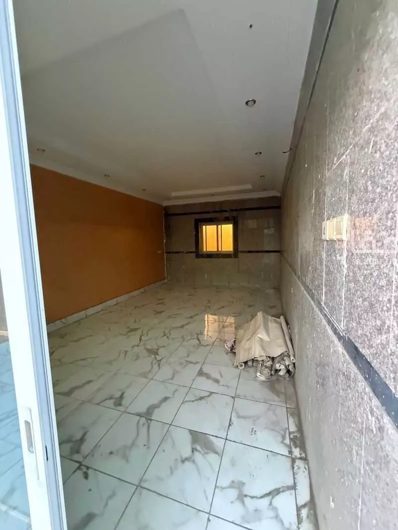 عمارة 720 م² في المروة 25