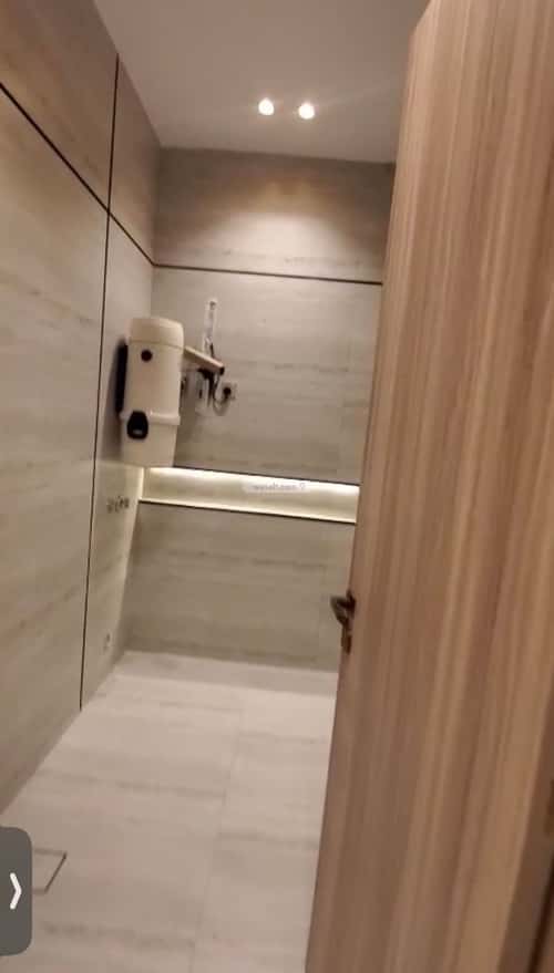 6 bedroom apartment in Al Zahra 5