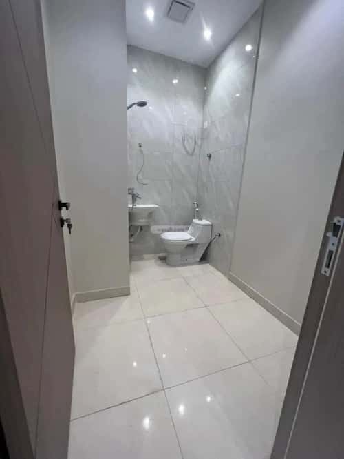 5 bedroom apartment in Al Aziziyah 8