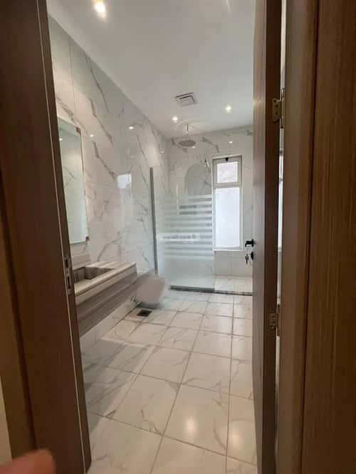 شقة 5 غرف في العزيزية 5