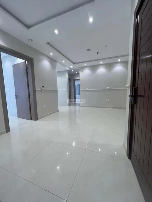 5 bedroom apartment in Al Aziziyah 9