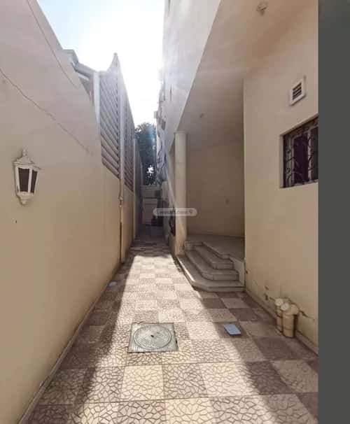 فيلا 8 غرف في الخالدية 4
