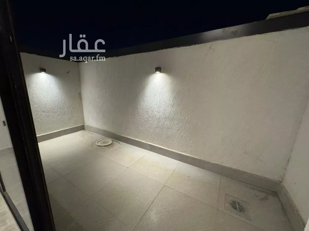 دور 4 غرف في النرجس 10
