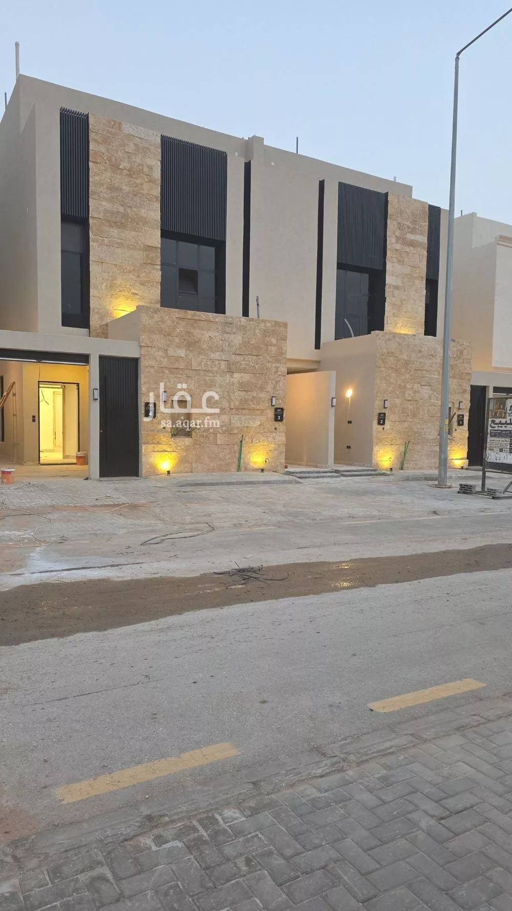 فيلا 4 غرف في الشرق 1