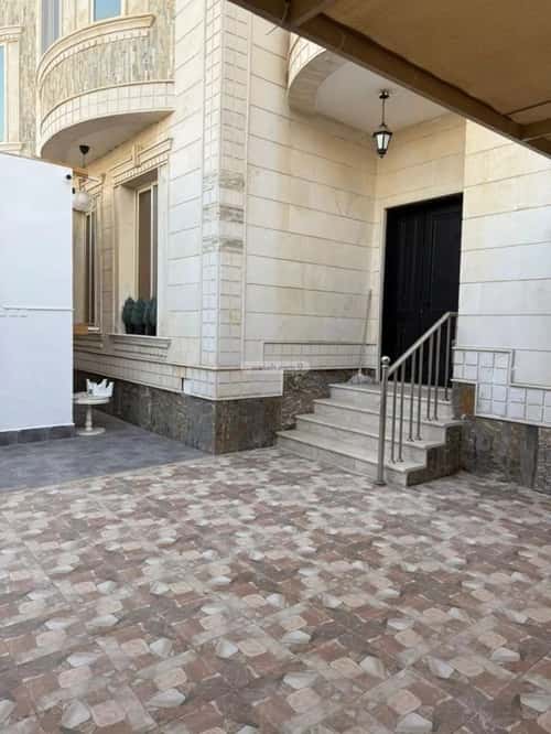 5 bedroom villa in Al Yaqout 8