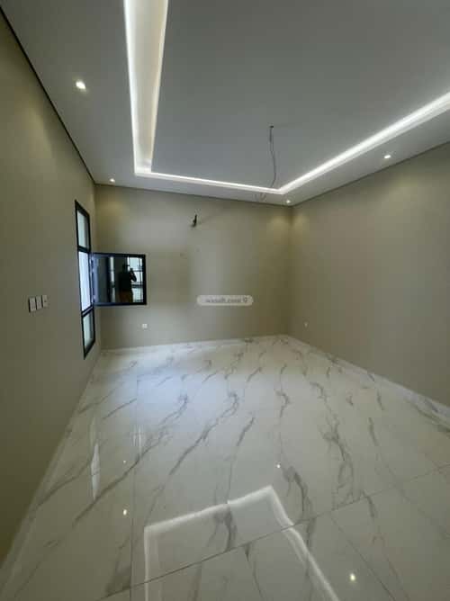 7 bedroom villa in Az Zomorod 9