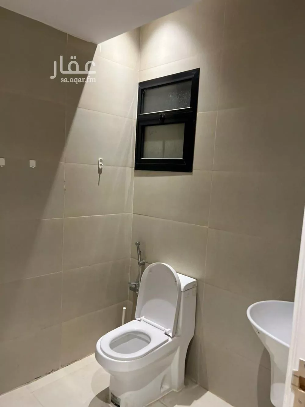 4 bedroom apartment in Al Malqa 9