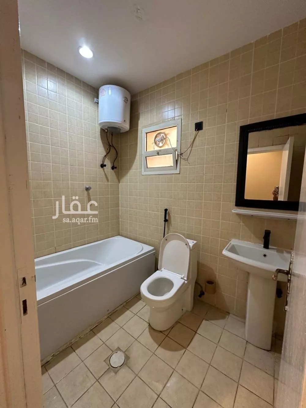 شقة 1 غرف في العقيق 4