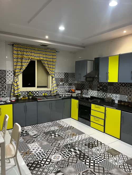 شقة 7 غرف في النزهة 2