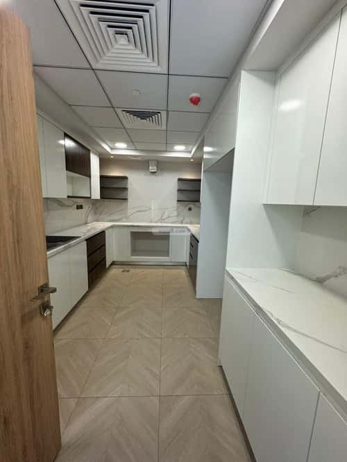4 bedroom apartment in Al Salamah 8