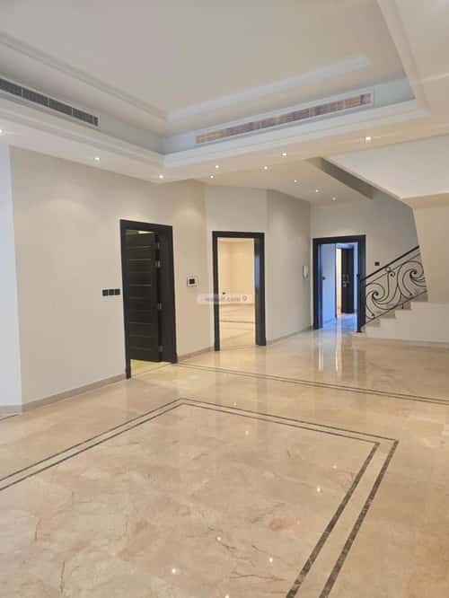 5 bedroom villa in Al Khalidiyyah 11
