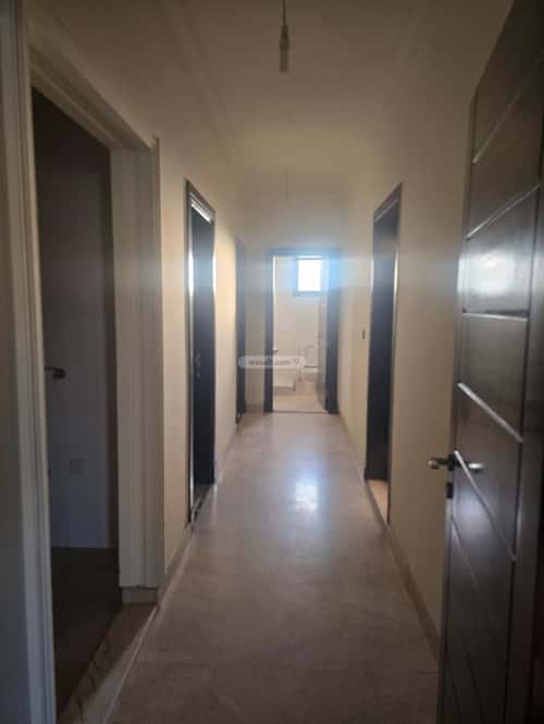 5 bedroom villa in Al Khalidiyyah 18