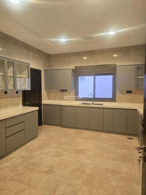 5 bedroom villa in Al Khalidiyyah 8