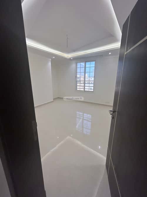 6 bedroom apartment in Al Salamah 6