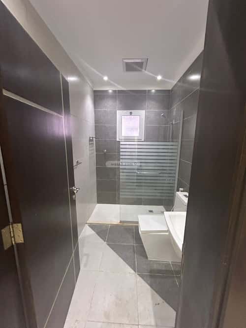 6 bedroom apartment in Al Salamah 11