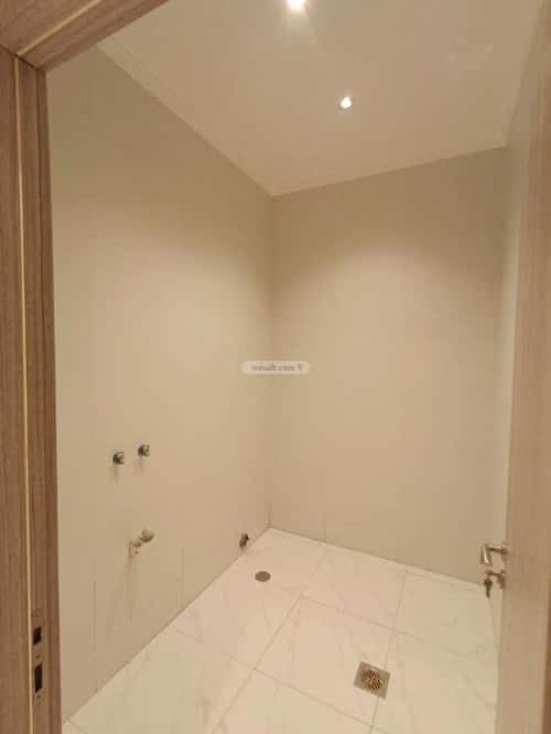 شقة 5 غرف في الروضة 2