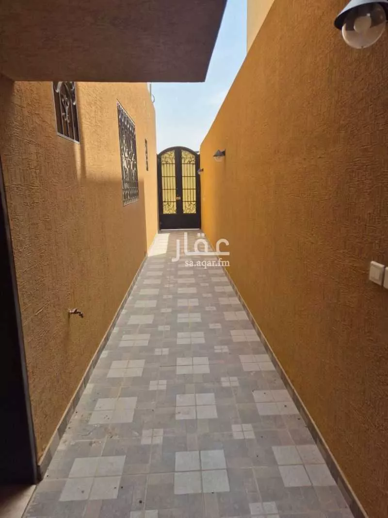 4 bedroom floor in Al Aridh 19