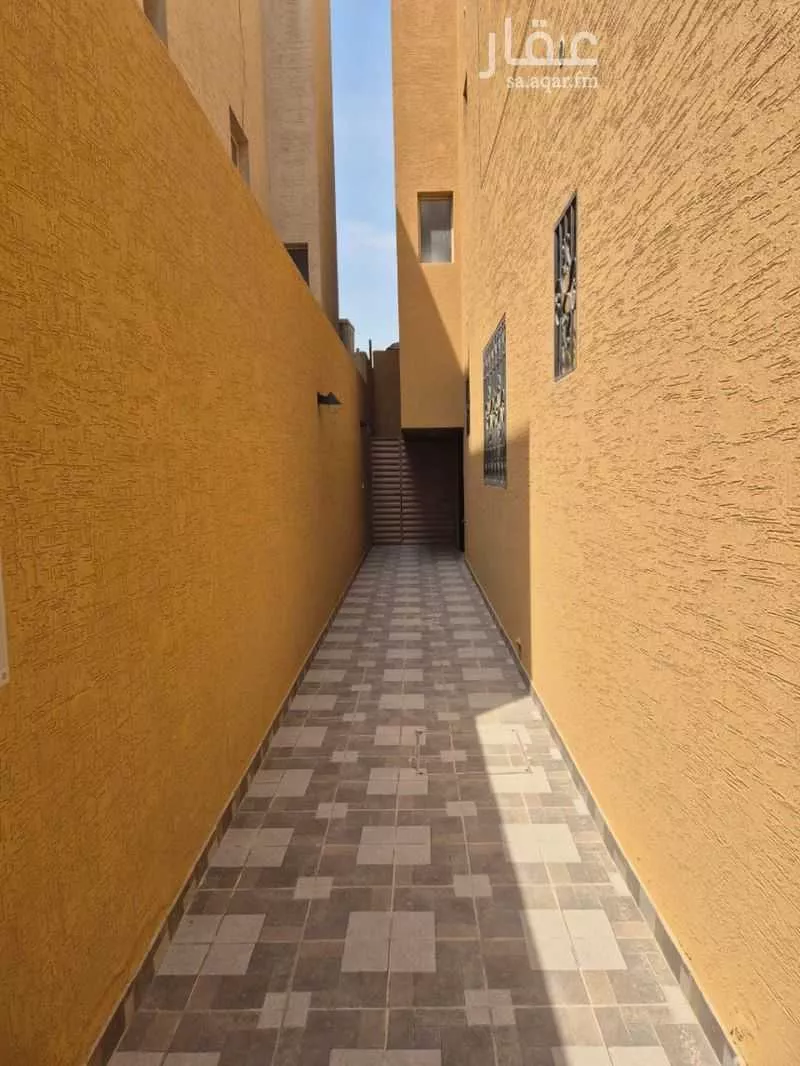 4 bedroom floor in Al Aridh 21