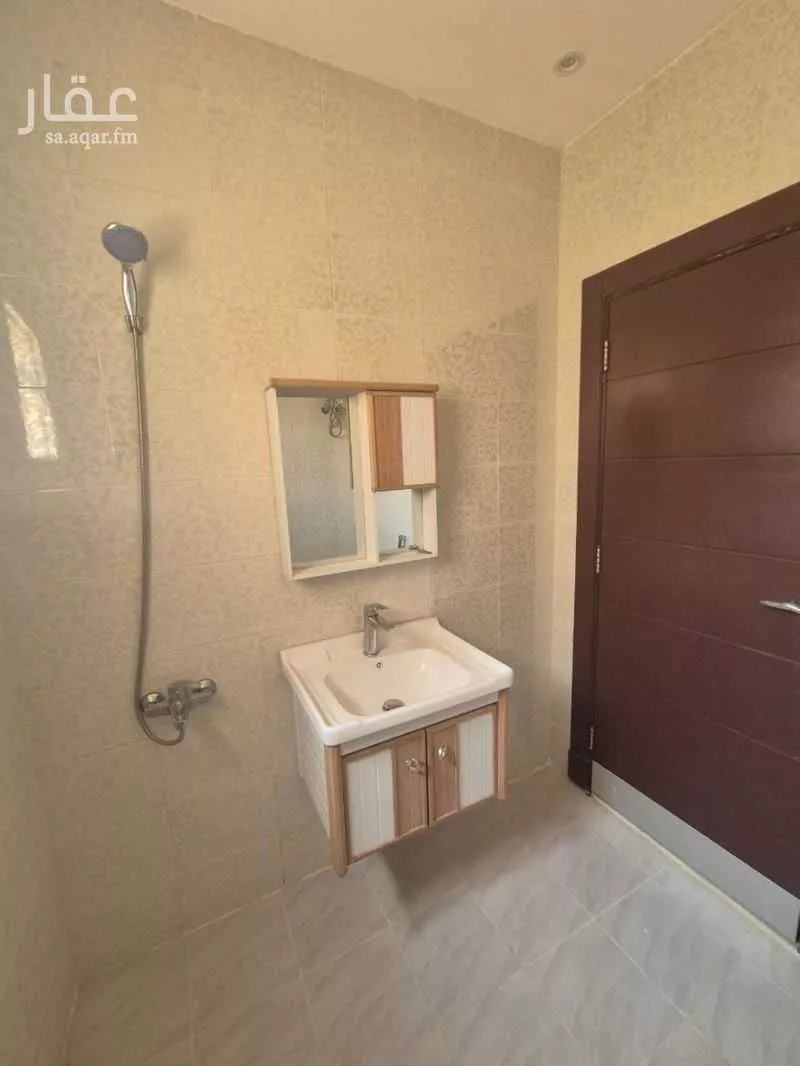 4 bedroom floor in Al Aridh 7