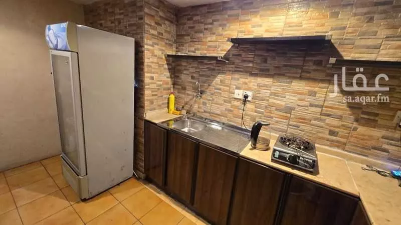 محل 104 م² في الفيصلية 5