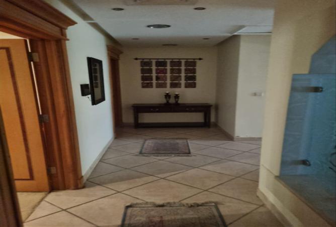 6 bedroom villa in Al Asimah 2
