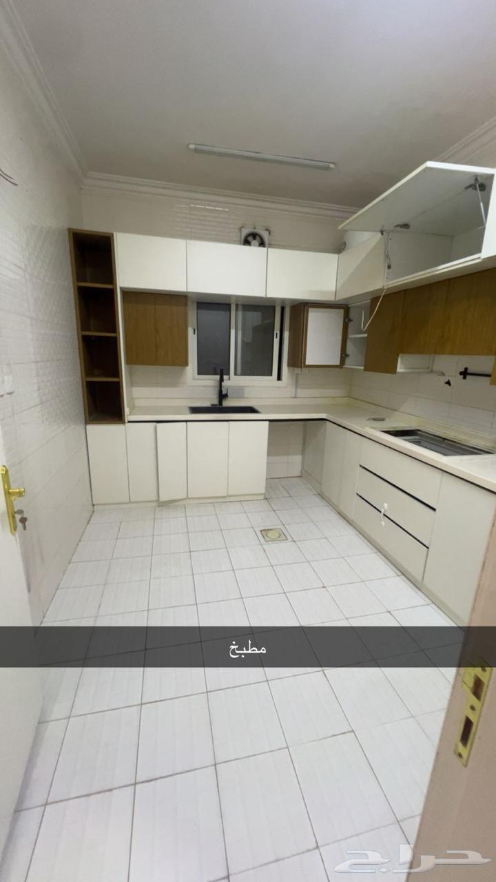 شقة 3 غرف في الرمال 1