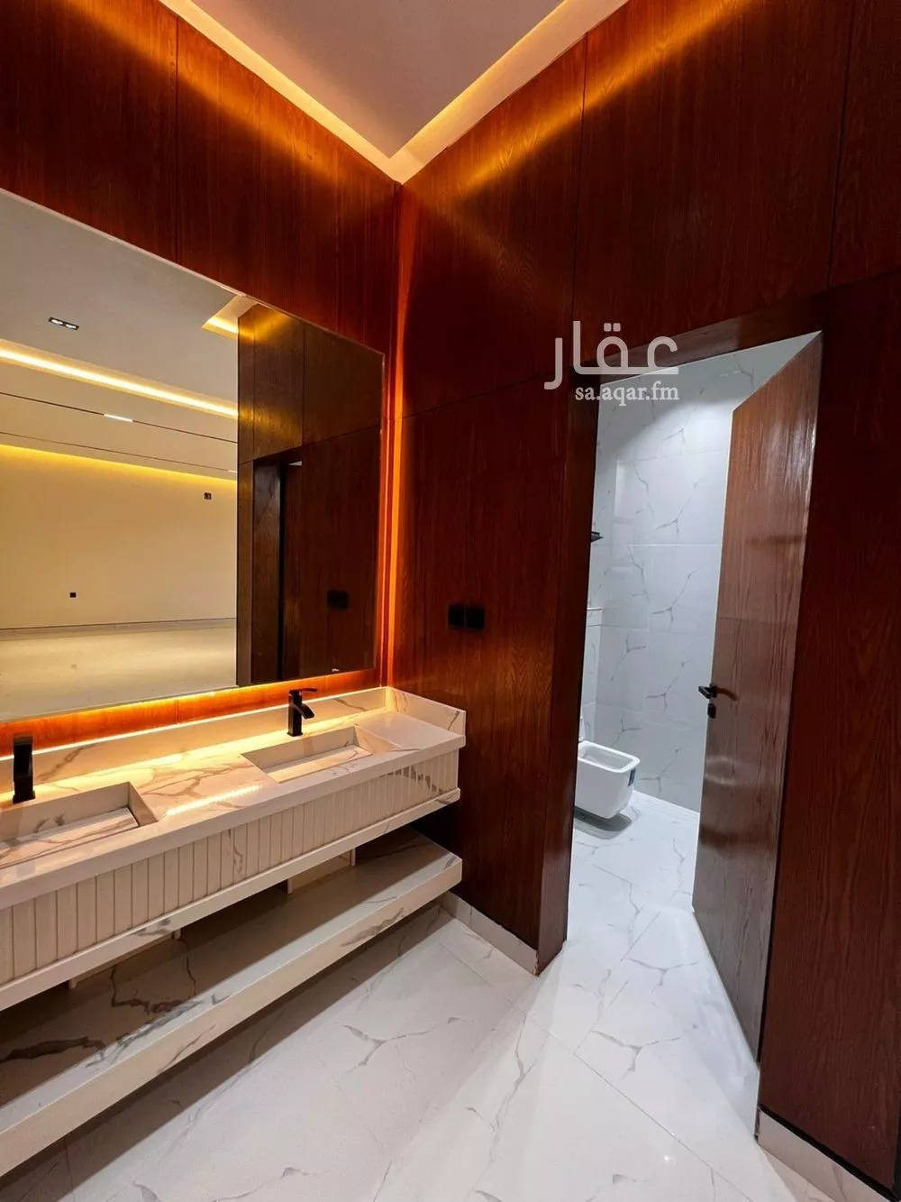 5 bedroom villa in Al Khaleej 8