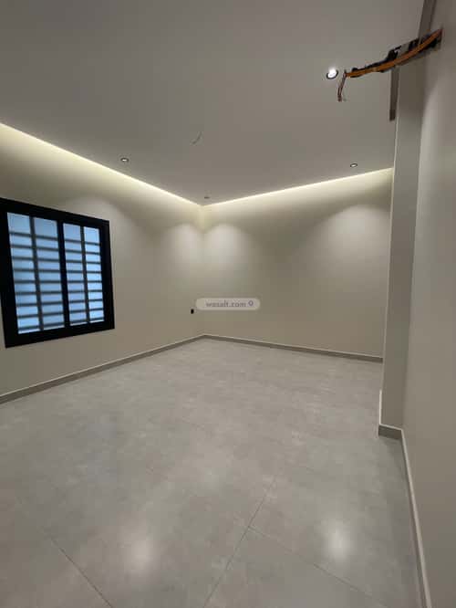 شقة 4 غرف في الروضة 4