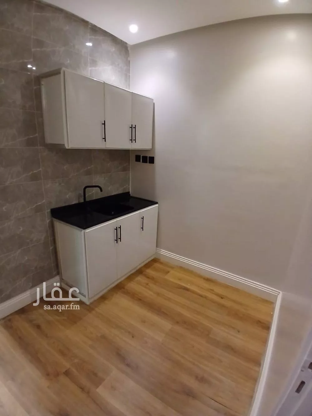 شقة 1 غرف في الياسمين 5