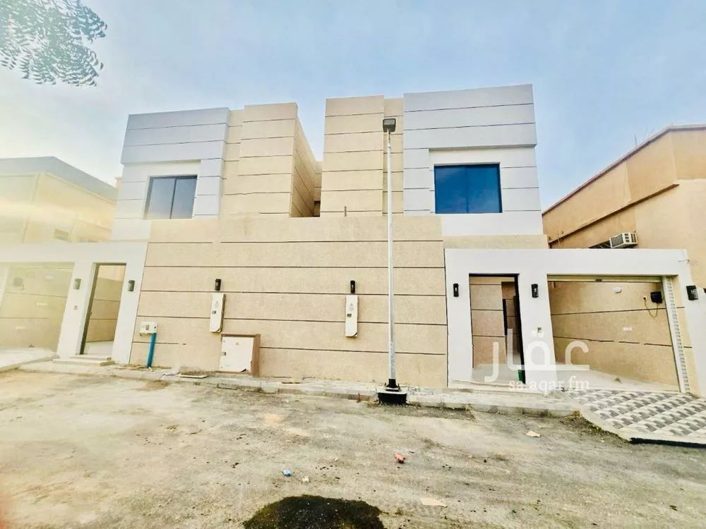 فيلا 6 غرف في الزهرة 4