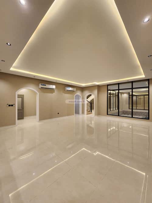 9 bedroom villa in Az Zomorod 7