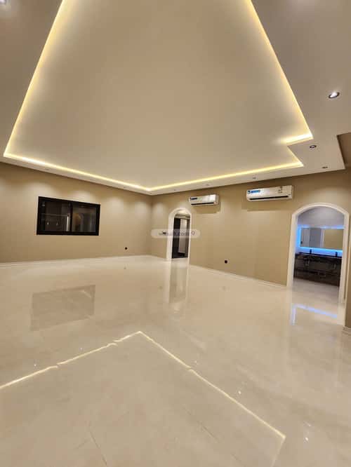9 bedroom villa in Az Zomorod 6