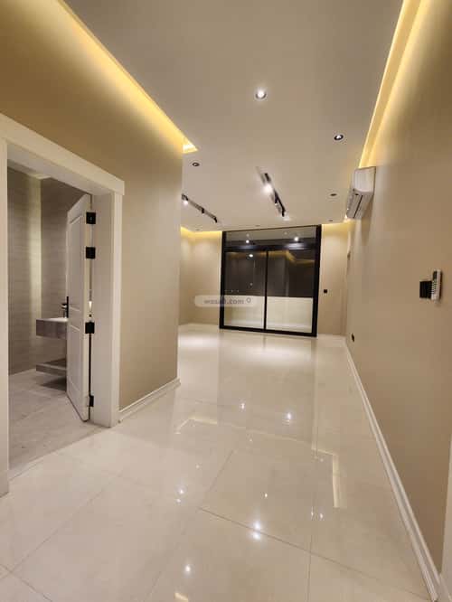 9 bedroom villa in Az Zomorod 13