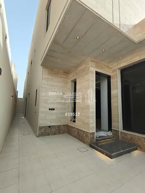 شقة 7 غرف في الرمال 3