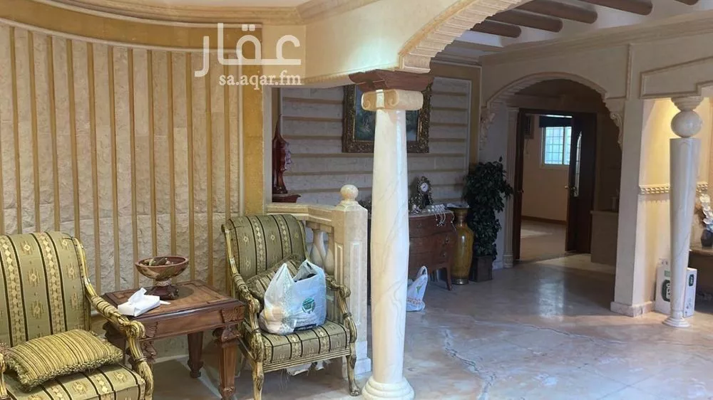 8 bedroom villa in Shubra, Riyadh 11
