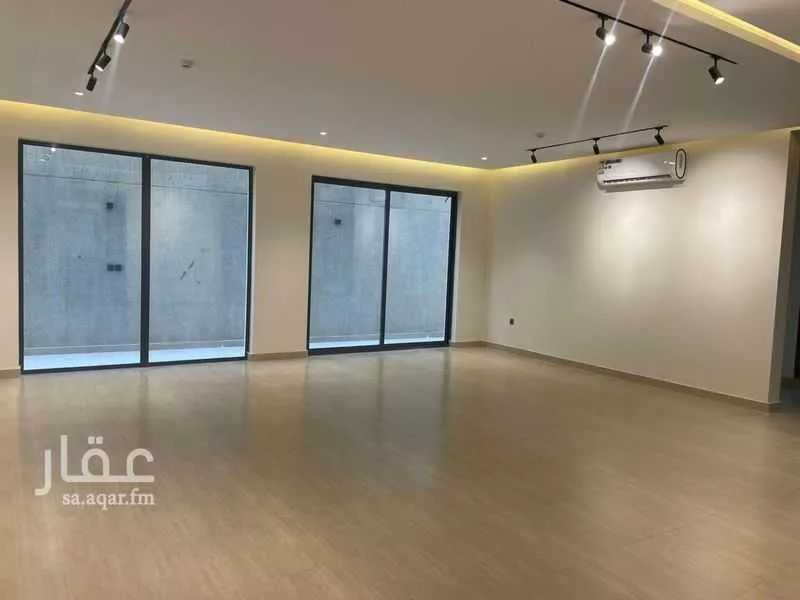 3 bedroom apartment in Granada 4