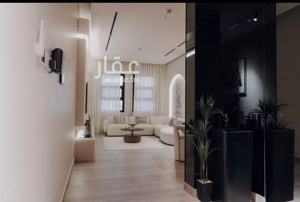 3 bedroom apartment in King Fahd 19