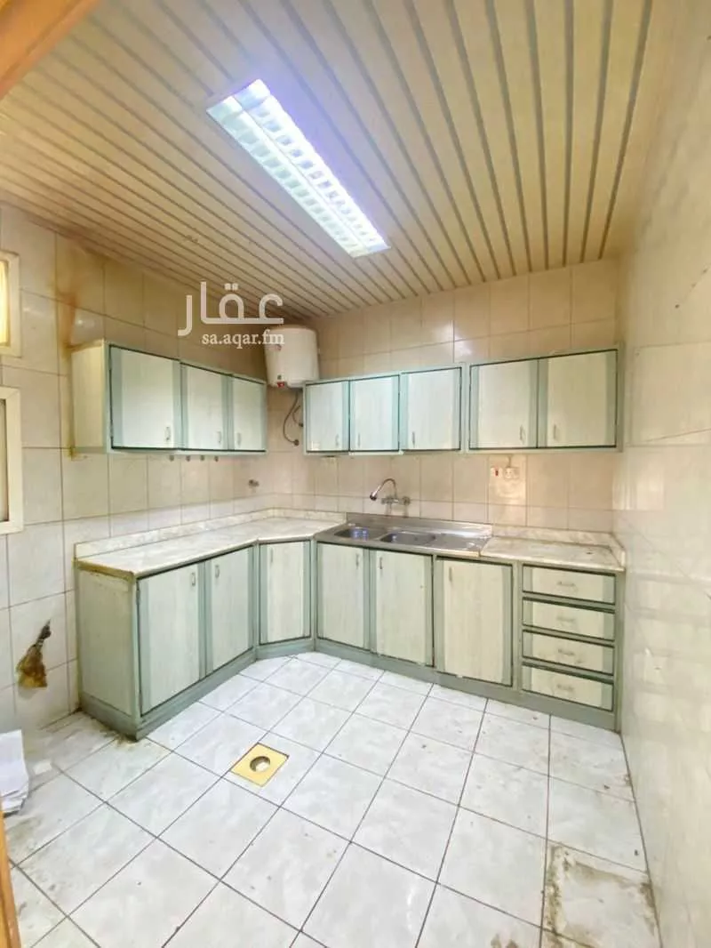 4 bedroom apartment in Al Wizarat 9