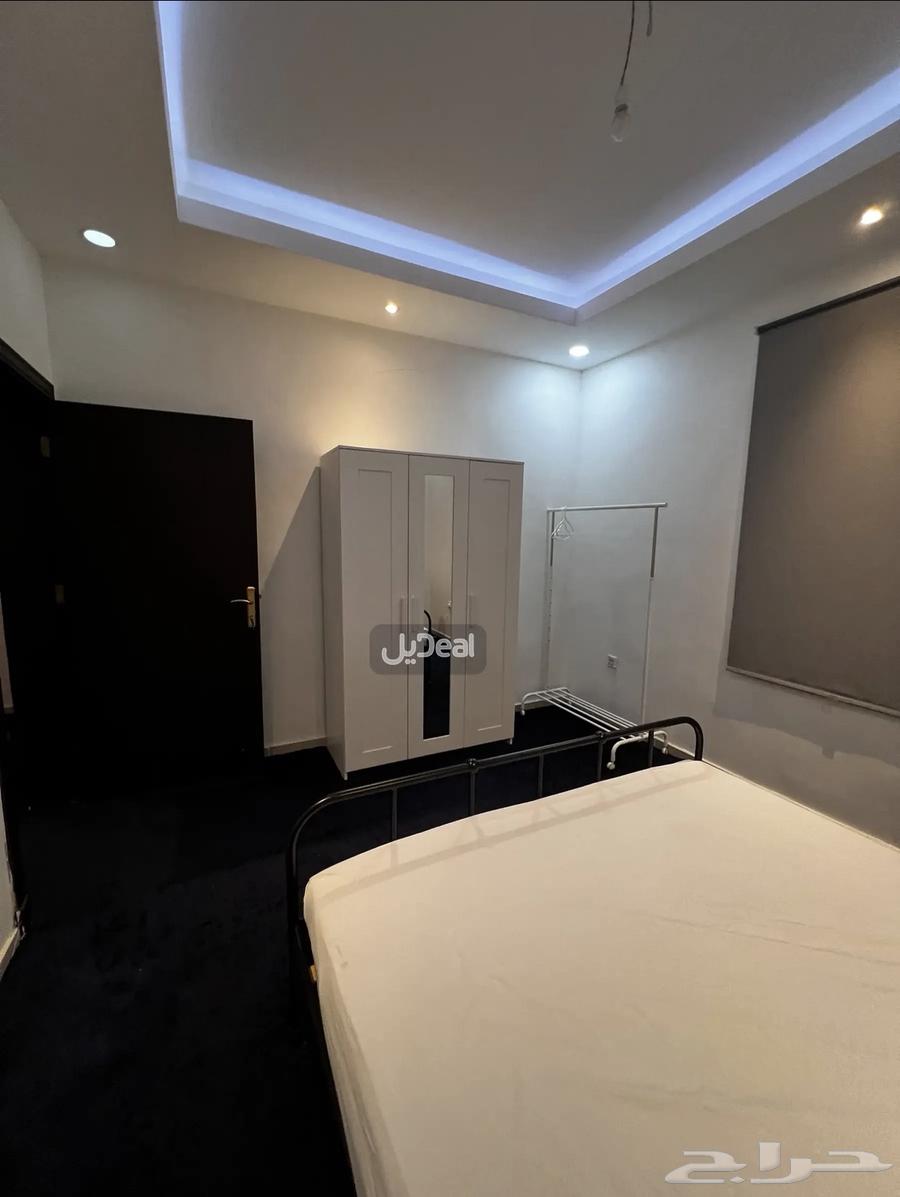 شقة 2 غرف في النزهة 4