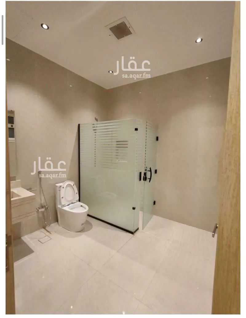 فيلا 5 غرف في عرقة 4