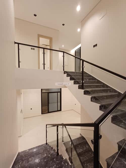 8 bedroom villa in Al Rahmaniyyah 1