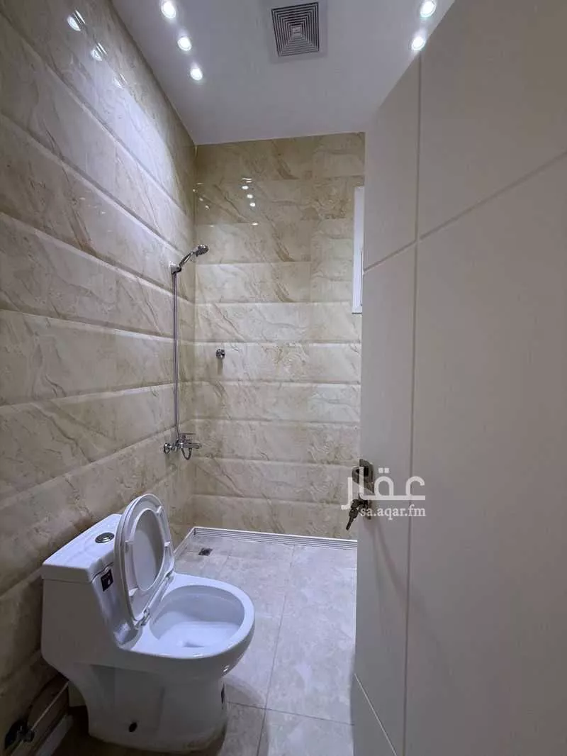 70 bedroom apartment in Hittin 12