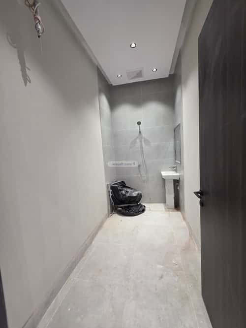 4 bedroom apartment in Al Rawdah 9