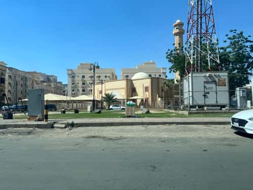 4 bedroom apartment in Al Marwa 8