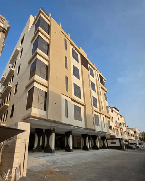 4 bedroom apartment in Al Rabwa 3