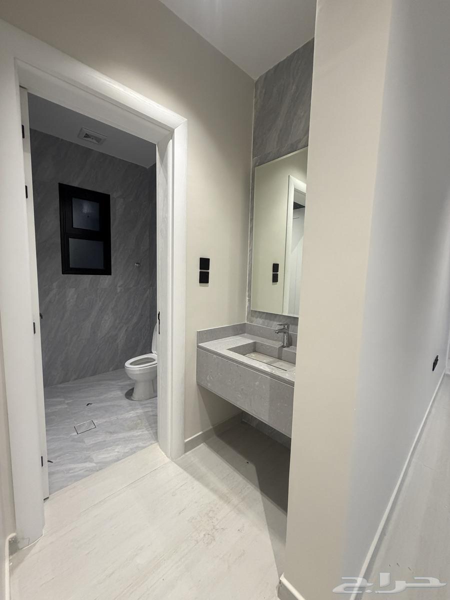 شقة 6 غرف في طيبة 4