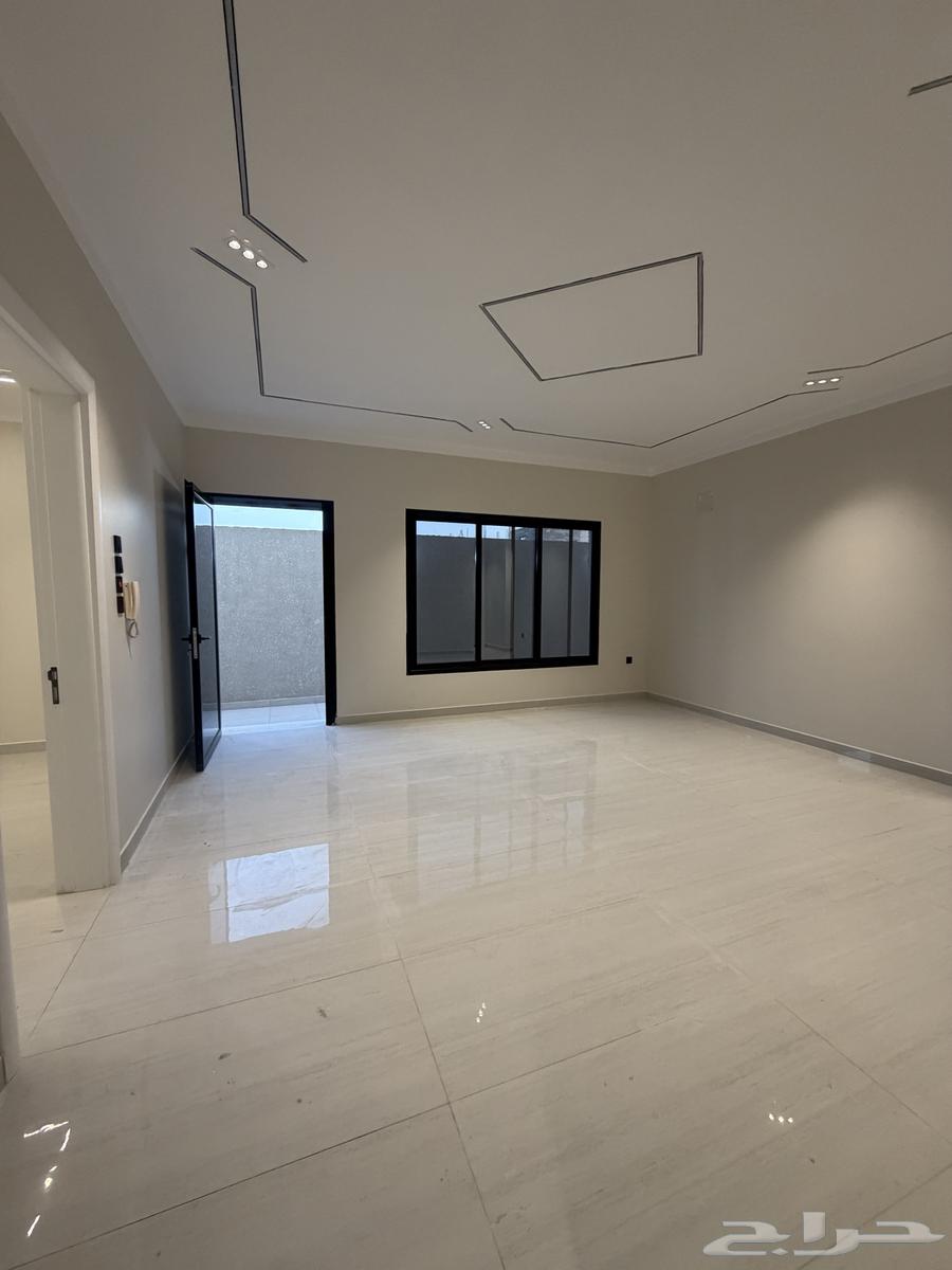 شقة 6 غرف في طيبة 5