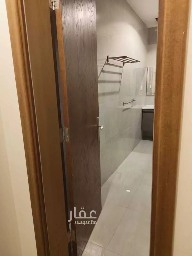 شقة 3 غرف في الملقا 10