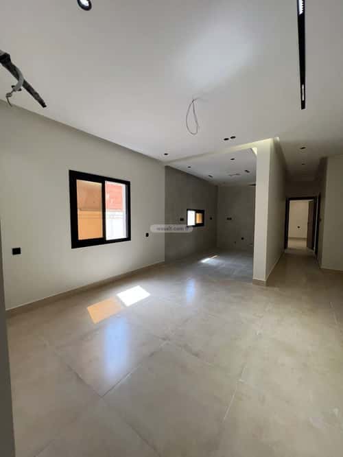 شقة 4 غرف في الروضة 1