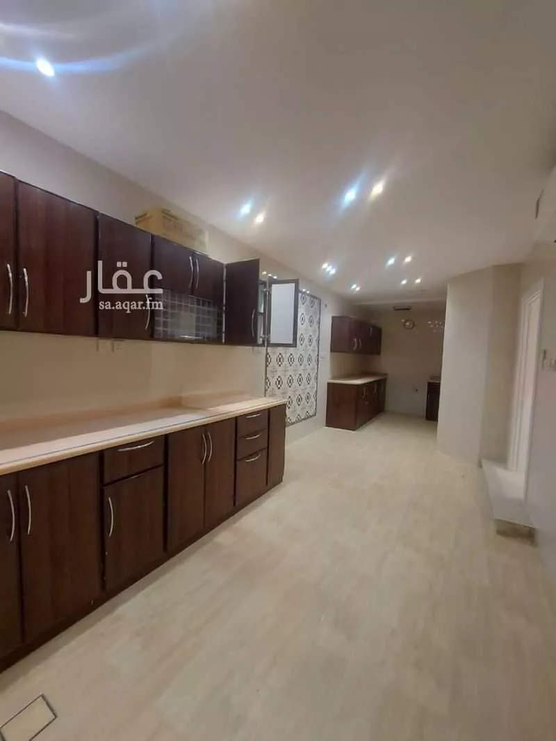 6 bedroom apartment in Al Quds 7